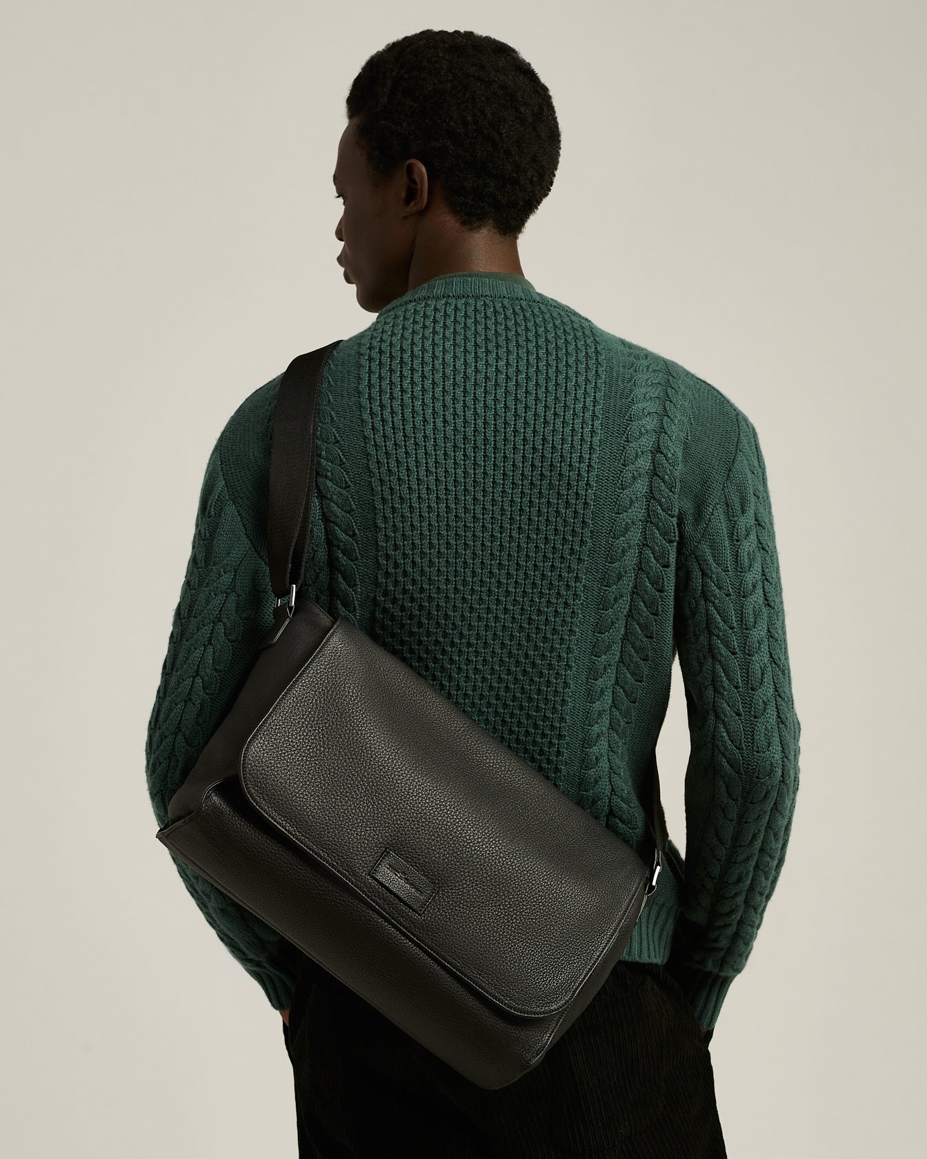 BLACK GRAINED STAG-LEATHER SHOULDER BAG