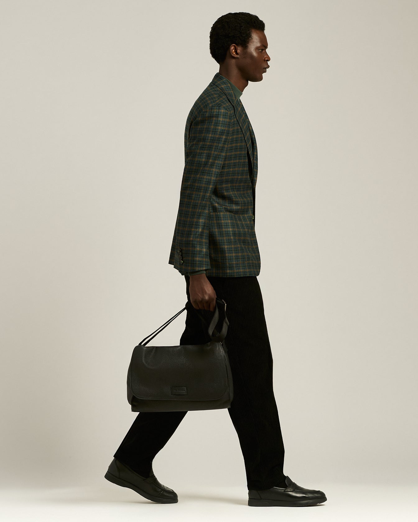 BLACK GRAINED STAG-LEATHER SHOULDER BAG