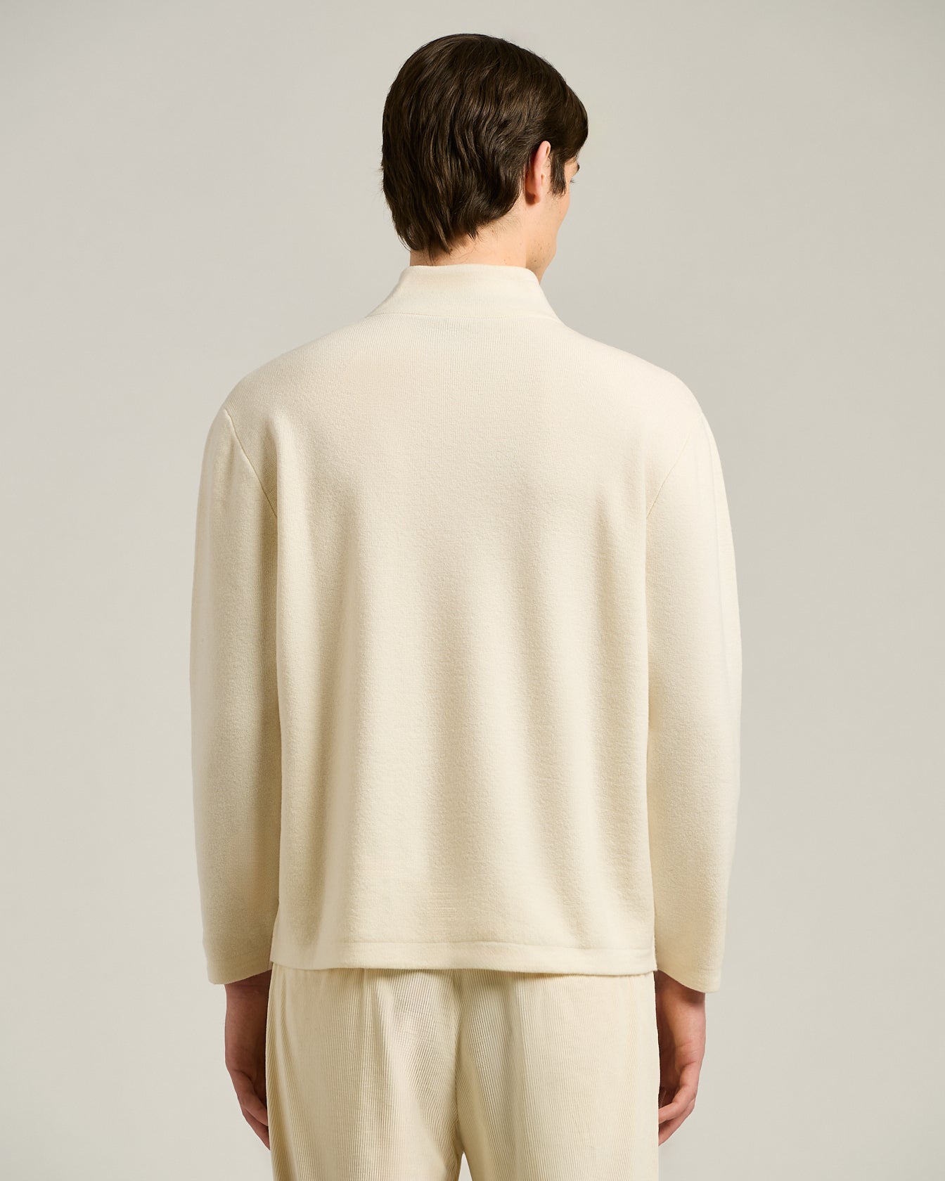 CREAM PURE CASHMERE MOCK-NECK SWEATSHIRT WITH FRONT POCKET