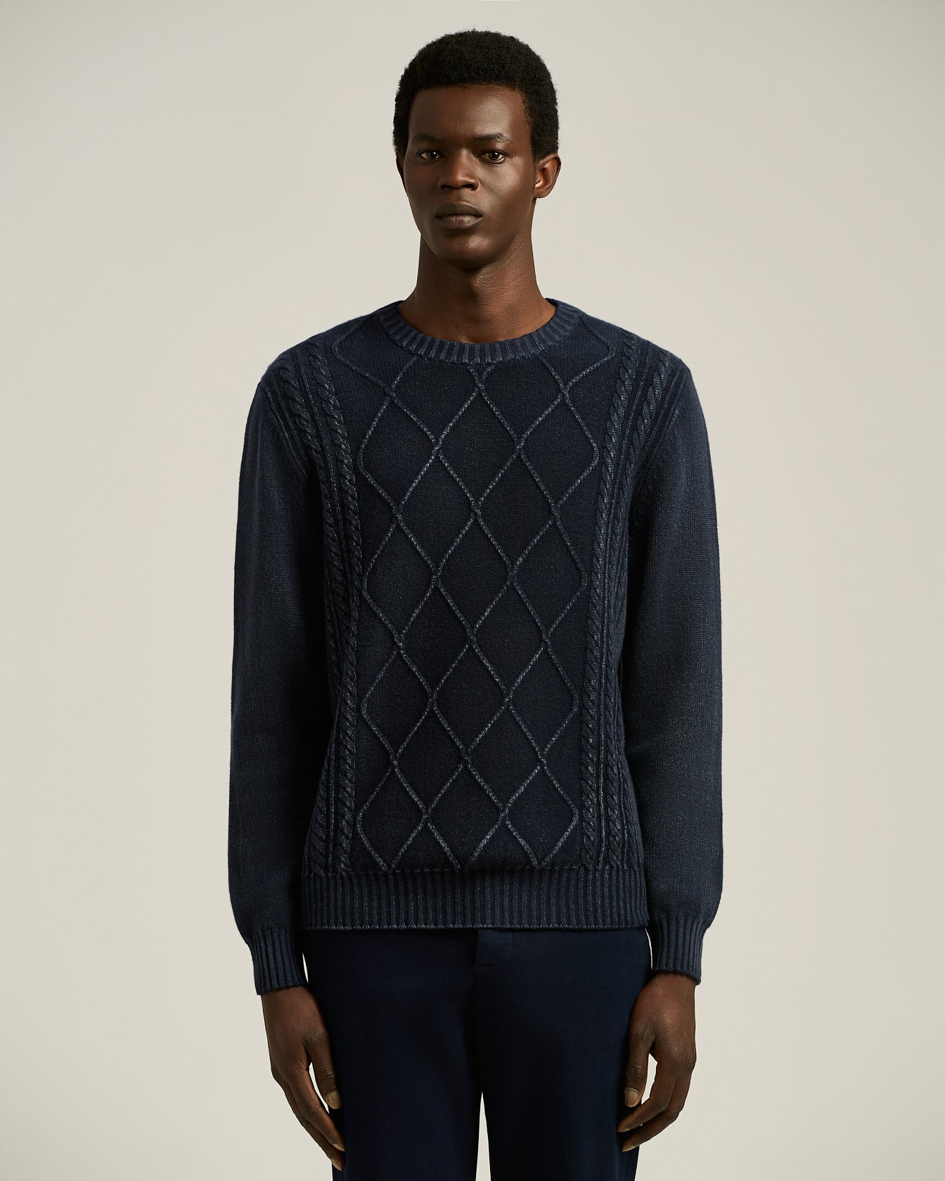 NAVY DIAMOND-PATTERN CASHMERE CREWNECK SWEATER