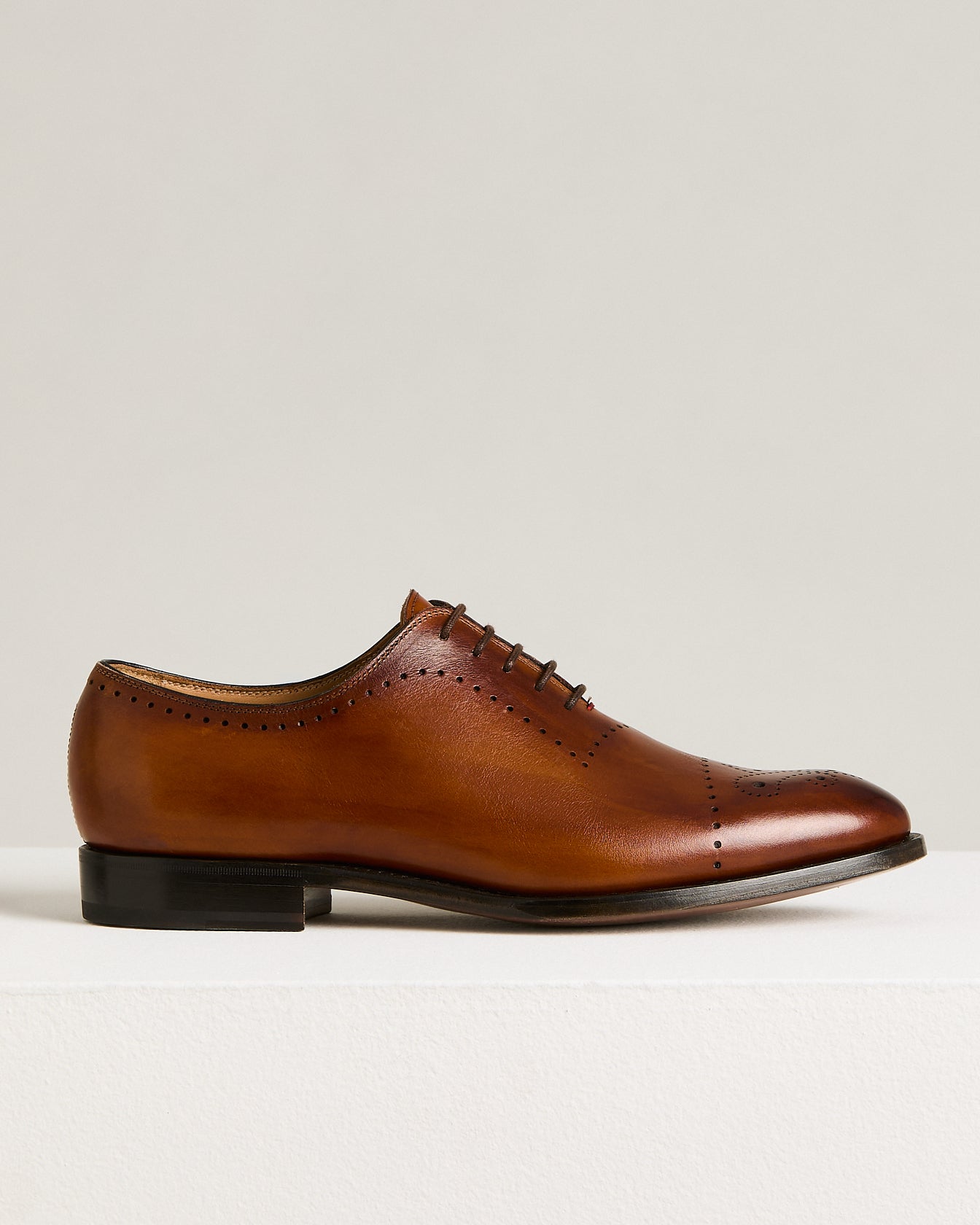 men’s “caravaggio” wholecut oxford shoes in antiqued calfskin