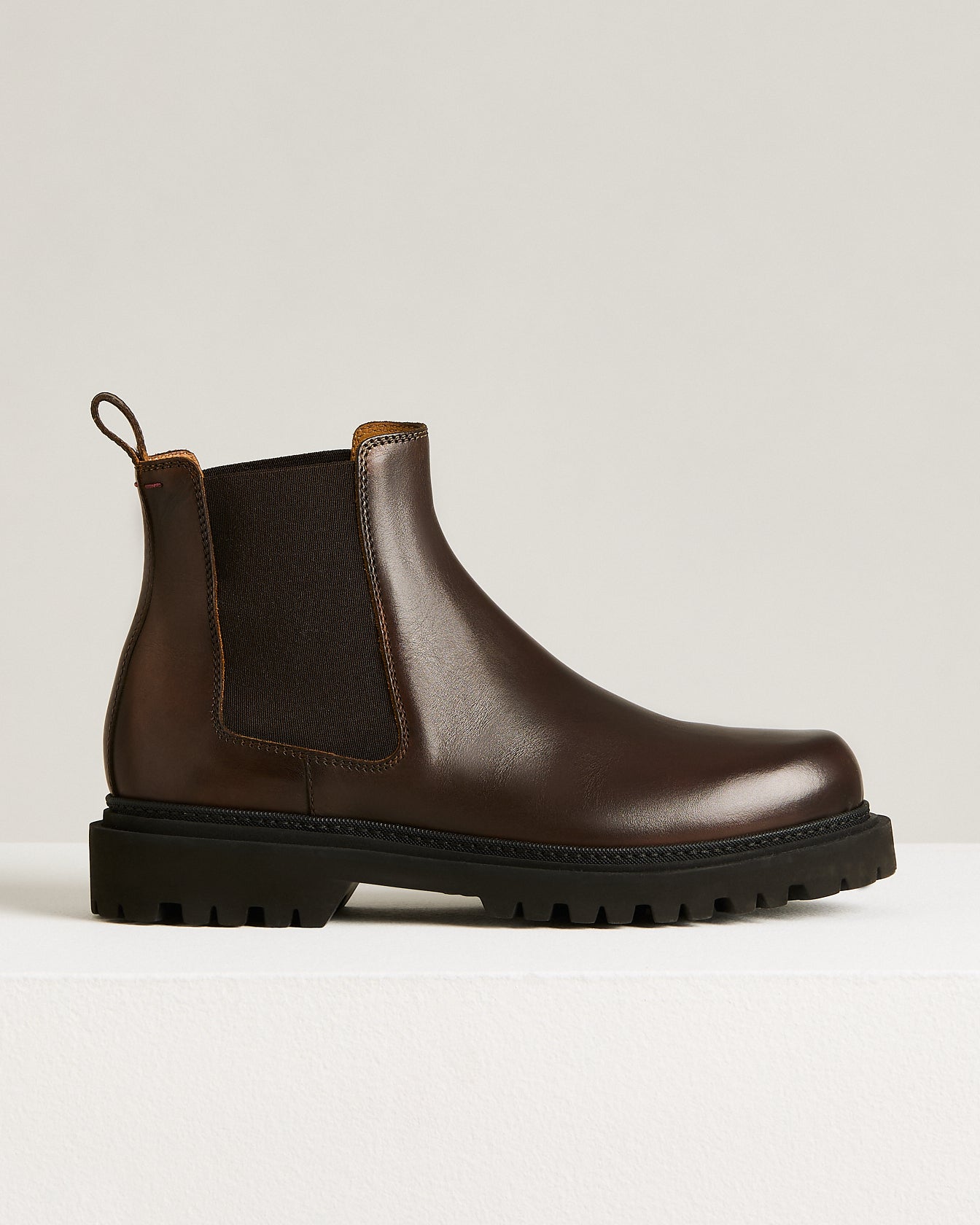 men's brown calfskin chelsea boot leather sole