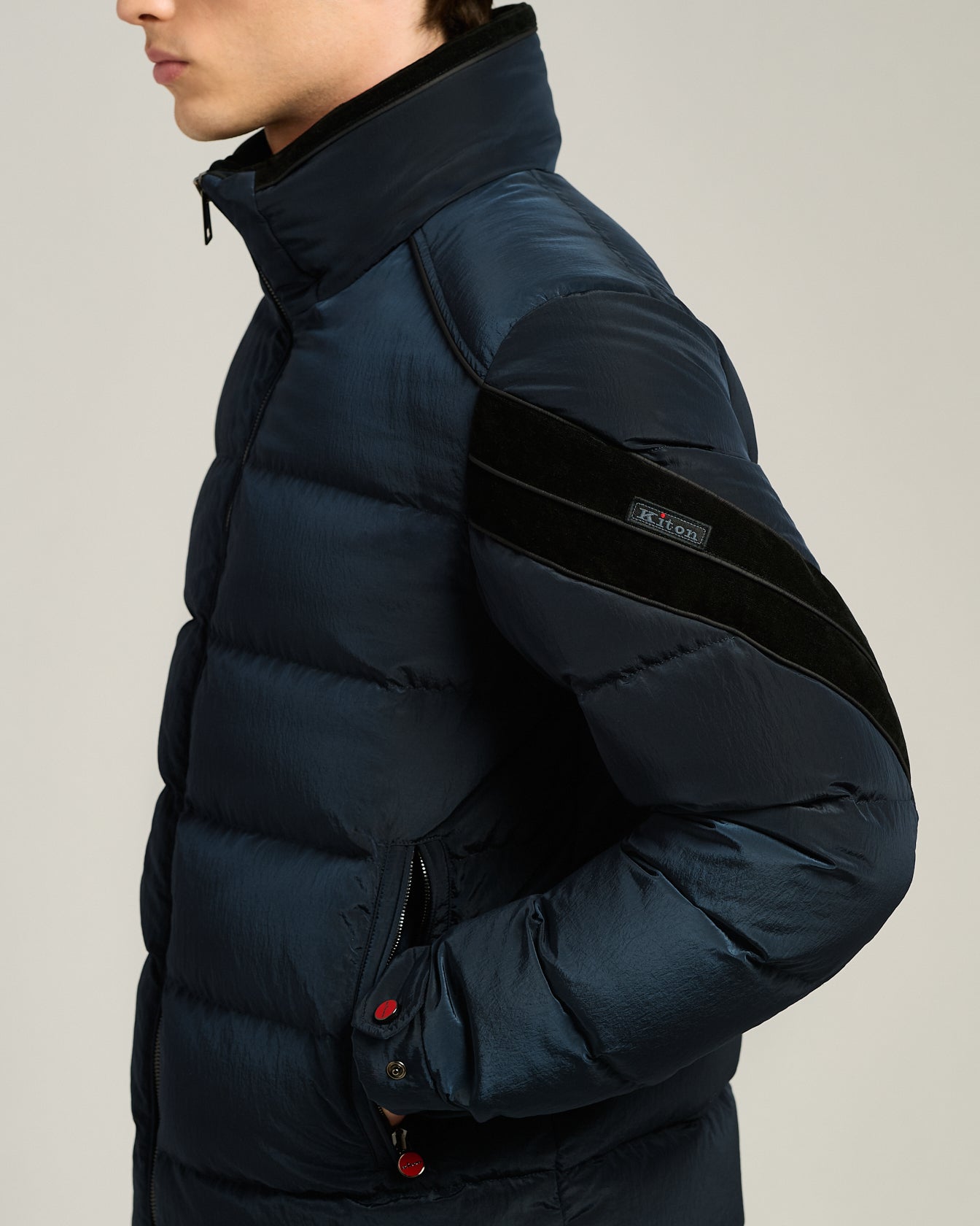 QUILTED BOMBER IN NAVY TECHNICAL FABRIC